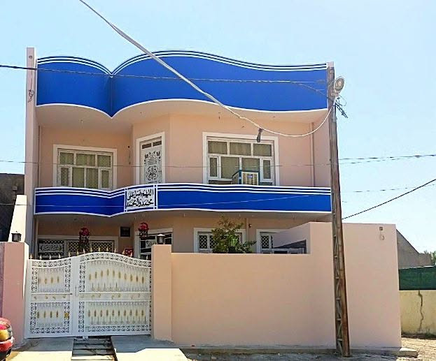 السلام عليكم دار للبيع في مندلي حي العسكري  طابو ملك صرف طابقين بناء حديث 2020 مال جناي  مساحه 200 متر البيت ركن ومقابيله ساحه 
مكون من اربع 4 غرف نوم 
ومطبخ كبير ومطبخ حراري 
صالتين 
واستقبال 
ودوره مياء ثلاثه 3
الخارطة جداً مرتبه
السعر خاص او التصال على رقام
***********
***********
