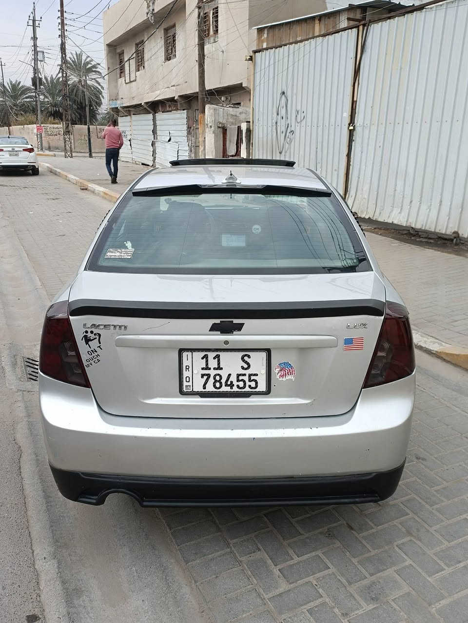 السلام عليكم شباب 
سيارة دايو لاستي2007 السيارة بدون حادث بيهة مكانات صبغ  اثر جراد وشويه تلحيظات كلهن مكملهن وجاهزات مثل مموضح بالفيديو سيارة جاهزة على اخر حبه تخم تاير جديد صدر امامي خلفي كله 100 /100 تدفئه تبريد منضومه كامله جديدة من فريز وراديتر امامي وكمبريسر وبواري مري شفط فتحه بانوراما أناره داخليه مثل مموضح بالفيديو كلشي شغال بيها سونار السياره موجود بانزين كله محسن مادايرلها عادي 
السيارة شاشه وكامرة بيهة منظومه بدي كت اصلي وسستم كامل من مري وسكوبات وشبقه بنيد كامل  وتروح وين متوديهة اني حاظر على شرط بيهة شلعه ماشاء الله السيارة مال جناي مو بياع شراي  واي تفاصيل اتصل على هذا الرقم تعليقات ما ارد عليهة
بي واتس متواجد من ٥ العصر فما فوق عنواني بغداد الجديد 
***********
