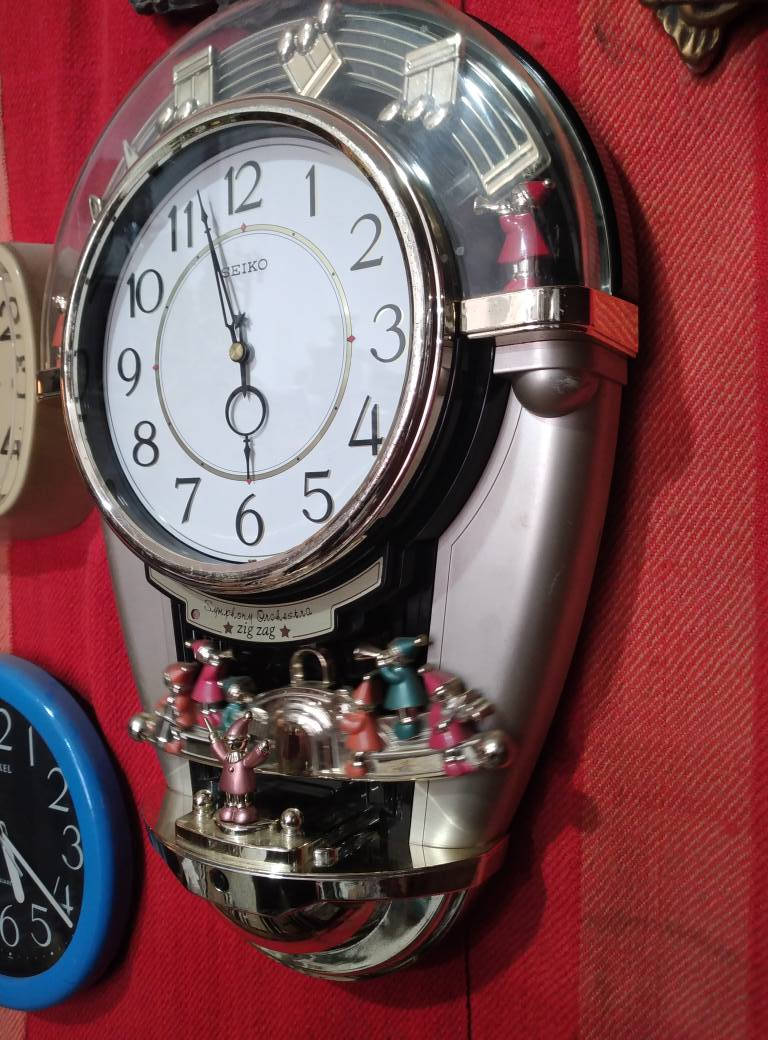 ساعة موسيقى ماركة سايكو الصناعه ياباني
***********   مكان الموصل  
 يوجد توصيل
