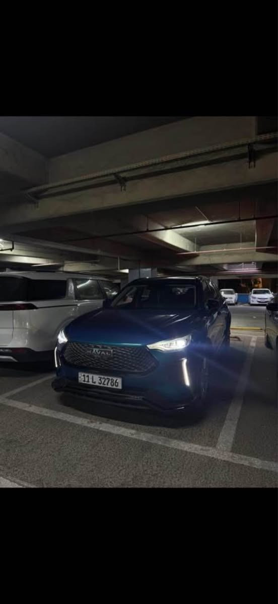 سياره ماشيه 19 قابل لزياده 
بدون اي حادث فقط شخط بدعاميه الاماميه وخدش بجاملغ الخلفي غير هاي ما بيها 
لون مميز فيروزي 
فول مواصفات 
رادارات امامي وخلفي وجانبي 
نضام نقط عمياء 
محافضه مسار 
قياده شبه ذاتيه 
بانوراما 
حساسات امامي وخلفي وجانبي 
4 كامرات 
كشنات جلد 
وهواي مواصفات 
السياره عليها غرامات 800 الف تنزل من سعر السياره 
السعر 210 ورقه 
للتواصل *********** Colombo, Sri Lanka
