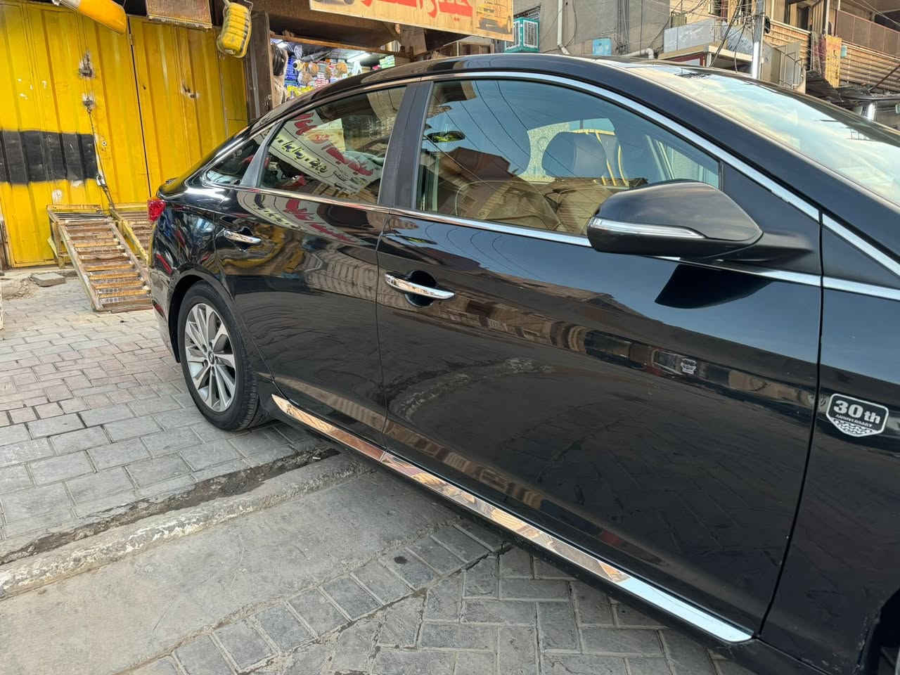 سلام عليكم
سوناتا ٢٠١٦ وارد امريكي 

حادثها دعاميه خلفيه وبيها صبغ كلير جاملغت خلفيه وباب خلفي بدون ايرباك سياره 

فول ١-١سبورت 

رقم بغداد بسمي تحويل مباشر 

كير محرك صدر كفاله 
السعر. 120وبيها مجال بسيط 

للاستفسار. ***********

***********
