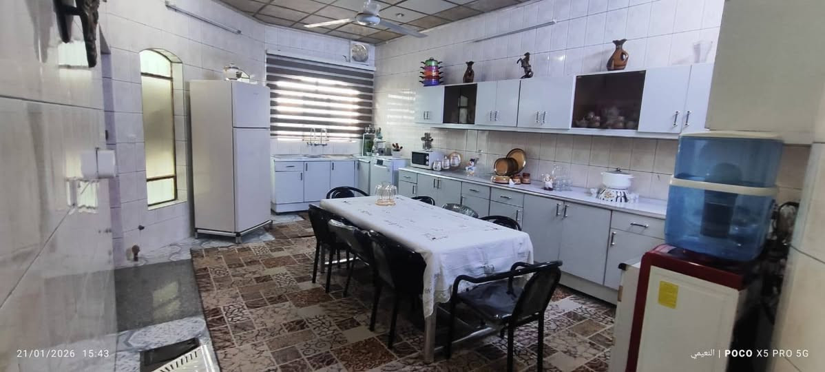 دار للبيع في حي الكفاءات الثانية.
المساحة 300 متر
الواجهة ١٢ ×النزال ٢٥
طابقين صالح للسكن
تفاصيل البيت 
المساحة ٣٠٠ متر 
الواجهة ١٢ 
العمق ٢٥
العنوان حي الكفاءات الثانية نهاية الشارع الطيارة العريض خلف البدالة
شمال غربي 
الطابق الاول يتكون من مطبخ حار وبارد و غرفة طعام واستقبال وهول وثلاث غرف نوم مع الصحيات
الطابق الثاني يتكون من غرفتين نوم مع سويتاتهم وهول ومخزن 
عدد الصحيات بالطابق الأول واحد 
عدد الصحيات بالطابق الثاني اثنان
موقع ممتاز قريب من السايدين الرئيسي الفاصل بين الكفاءات الثانية وحي الكندي.
لمزيد من التفاصيل
الاتصال على الرقم التالي
📲***********
اهلا وسهلا بكم
