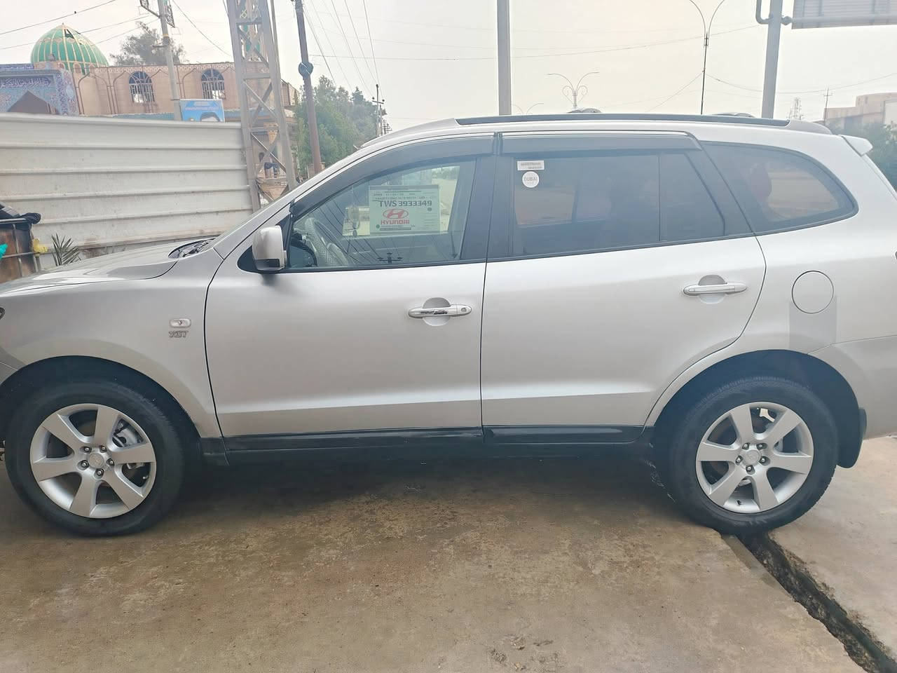 السلام عليكم سنتافي أدوات ١٢ كصت جنطه مشتغله بيدي حداديه امامي وخلفي جديد طخم تاير جديد تبريد وتتفا وثلاجه تبريد قطعتين ٧راكب لون سلفري شاشه وكامرة خلفيه مكينه كاز  السعر ٦٥ وبيه مجال حك الجيه مكان السيارة عمارة ***********
