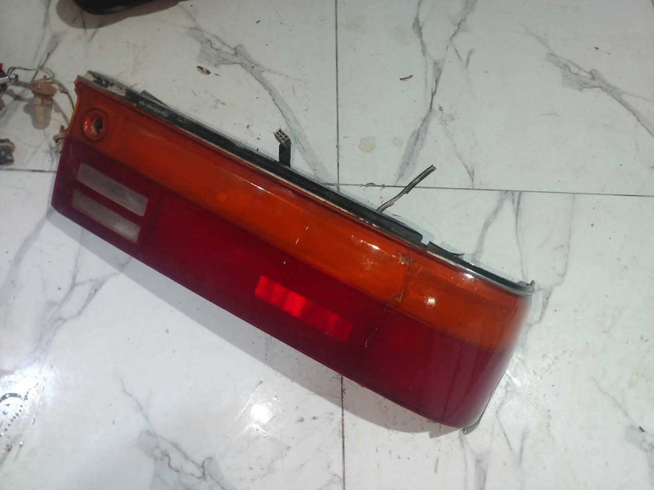 بك لايت بطه فصل لبيع مكان بصره حي بغداد شارع المكاتب سعر ٧٥ الف ***********
