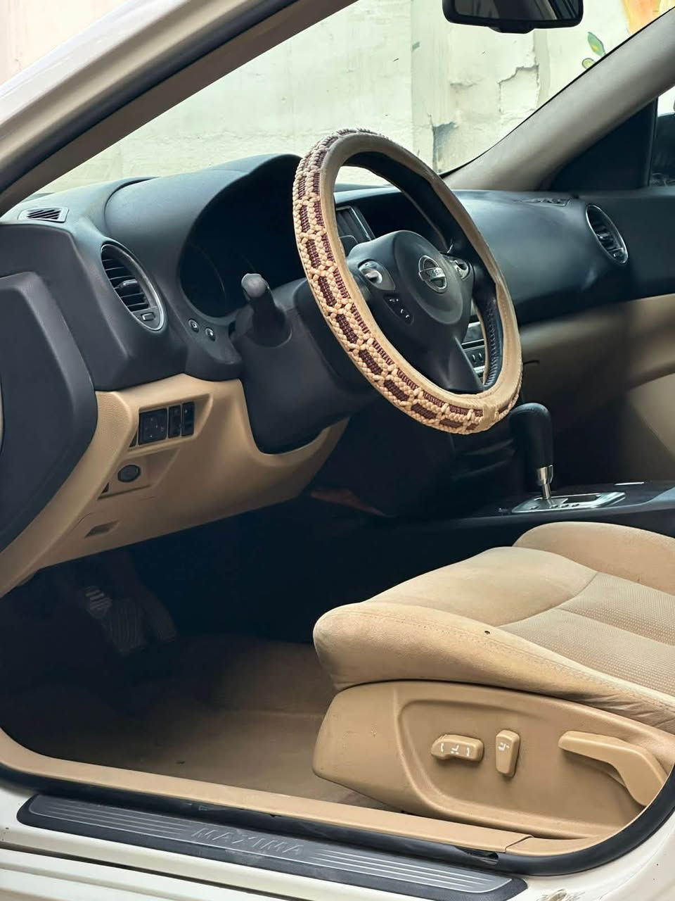 Nissan Maxima 2010 وارد امريكي
رقم اربيل السيارة بأسمي سنويه 2029

📌 المواصفات بلاتينيوم 
• محرك 3500 سي سي مكفول
• كير CVT مكفول
. تدفئة تبريد 
• حدادية جديدة 100% (أمامي + خلفي)
• طخم تايرات سبورت عدد 5 جديد
• ويل كب عدد 5
• فتحة سقف (سلايد روف)
• تحكم سرعة (كروز كنترول) + تحكم ستيرن راديو
• بصمة تشغيل + بصمة أبواب
• منظومة إنارة زينون LED
• تحكم كهربائي بالمقاعد (4 جهات)
. كاميرا 380 درجة خلفية 

⚠️ ملاحظة: حادث الجاملغ الامامي اتجاه السائق 
• صبغ الجاملغ الأمامي جهة السائق
• صبغ الجاملغ الأمامي عكس السائق
• صبغ البنيد
• صبغ الباب الخلفي عكس السائق
💰 السعر: 83 $  وبيها مجال 
📍 الموقع: بابل – المدحتية

📞 الرقم: ***********
