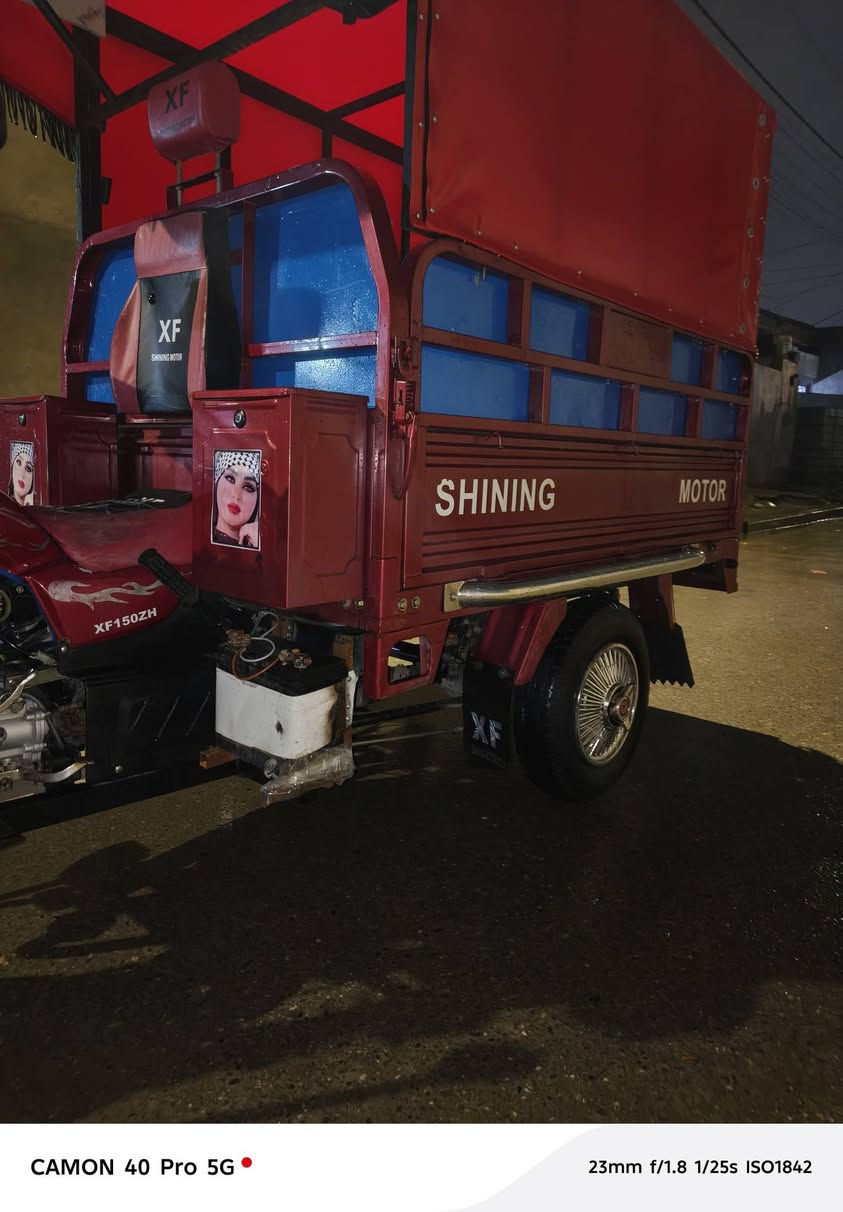 السلام عليكم ستوته للبيع حمره موديل23
شاصي شرط
فول مواصفات 
مكان موصل ايمن قرب سوق المعاش
رقم الهاتف زين)(‏‪***********‬‏///
رقم الهاتف كورك‏‪***********‬‏، //
السعر مليون/900
