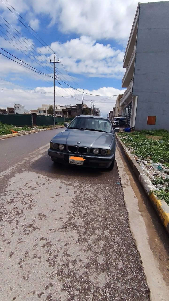 سلام عليكم للبيع سياره بي ام دبليو موديل 1992حجم 525 لتواصل على هذي أرقام *********** أو ***********
