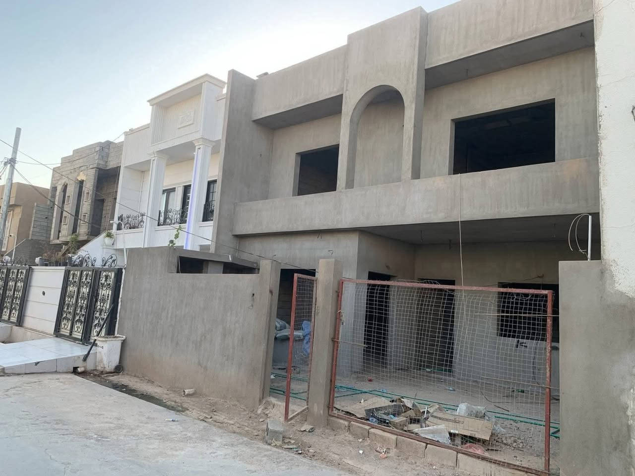 #هيكل البيع طابو صرف طابقين 
#الموقع كركوك تسعين قرب التانكي 
#مساحه 200متر 
#السعرعلق رقم واحد معرفة سعر نهائي 
*********** 
***********
