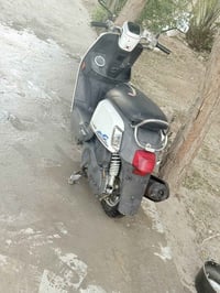 بوليس • ٢٠١١ • ١٨٠٠٠