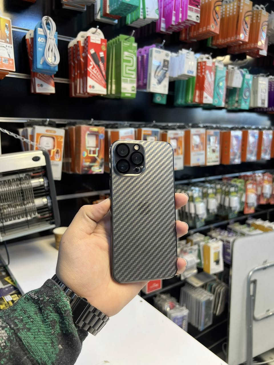 سلام عليكم آيفون 13برو ماكس جهاز جديد نضافه 100بل 100 ذاكرته 512 جهاز كله بلاد بطاريه 91 ضمان الجهاز 10 أيام مفتوح مصلح يرجع سعره 725 الشراي يتصل ***********
