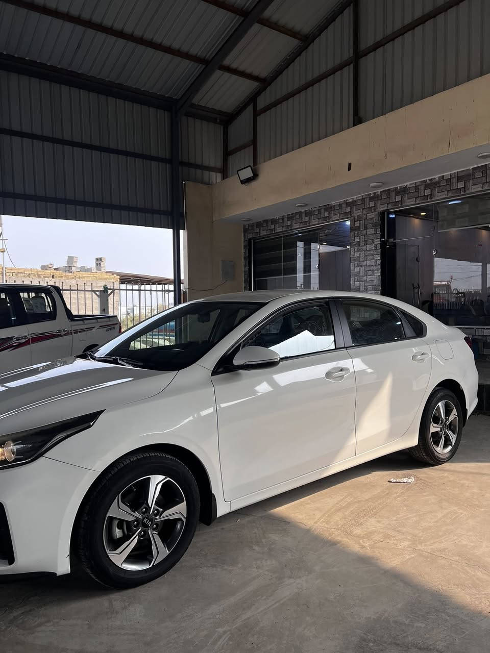 السلام عليكم 
كيا سيراتو للبيع  2021
فول مواصفات ما عدا الفتحة 
ويل كب اشاير بالمري تبريد خلفي وضعيات قياده
كفالة عامه السونار مرفق مع المنشور
رقم اربيل 
السنوية غير نافذه
وكاله او تحويل باليعجبكم
ماشيه 100 km 
160 ورقه وبيه مجال 
للاستفسار 
***********
