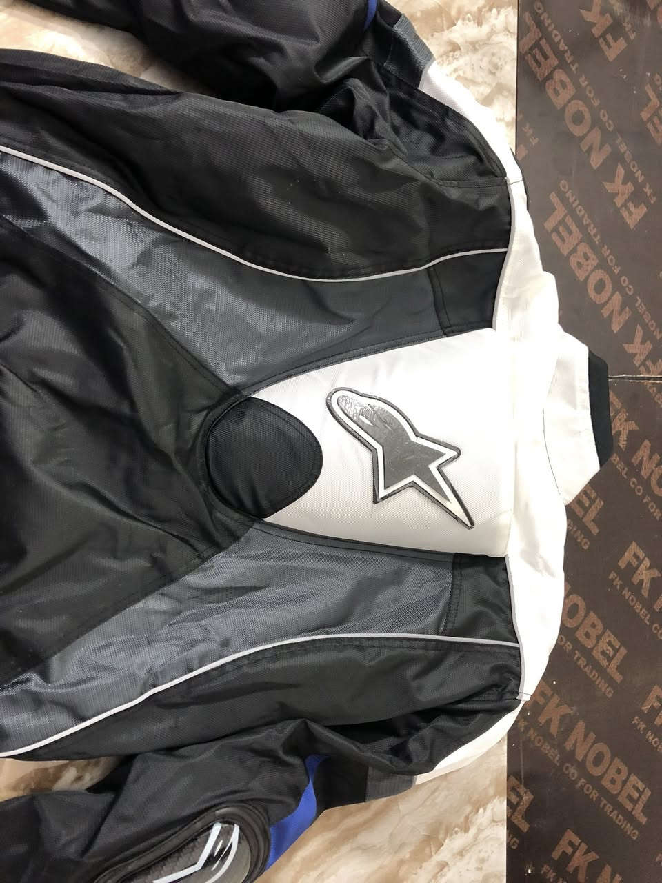 بدله دراجات بطح ماركه اوربيه وبيها حمايه سعرها 80 وبيها مجال للشراي مكاني بغداد الحرية ويتوفر توصيل داخل بغداد فقط


**إذا كنت صاحب هذا الإعلان وتريد حذفه لأي سبب، رجاءا أرسل رسالة إلى الدعم الفني**