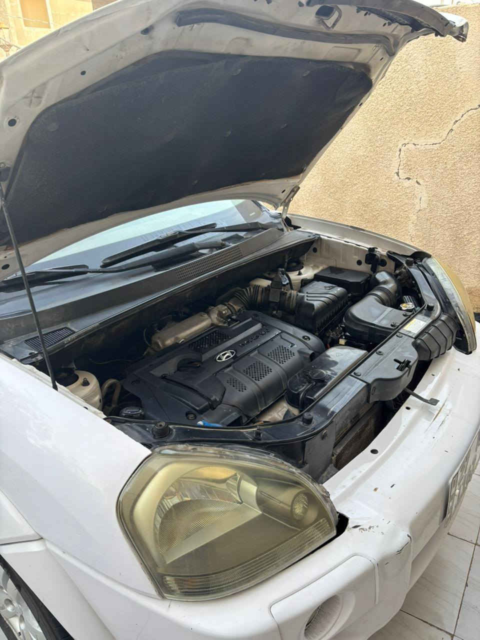 توسان موديل ٢٠٠٨مكفوله سونار مرفوقا بل الصور مكاني سماوة بسمي رقم انكليزي محرك ٢٠٠٠خليجي***********والخاص مفتوح والسعر ١١٠
