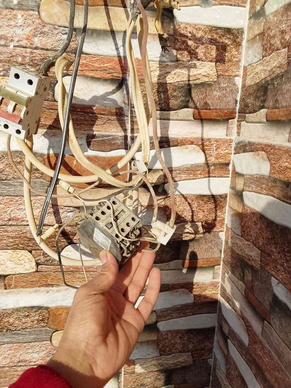 اسلام عليكم ورحمه الله وبركاته
هاذا عملي أن شاء الله ينال إعجابكم تأسيس الدور القديم 
تأسيس الدور الجديد
شد بورد تبديل سركت داخلي
صيانه الكهرب وترتيب السركت
والبوردات الخارجيه 
تأسيس ظاهري ودفن سيمنز 
***********
