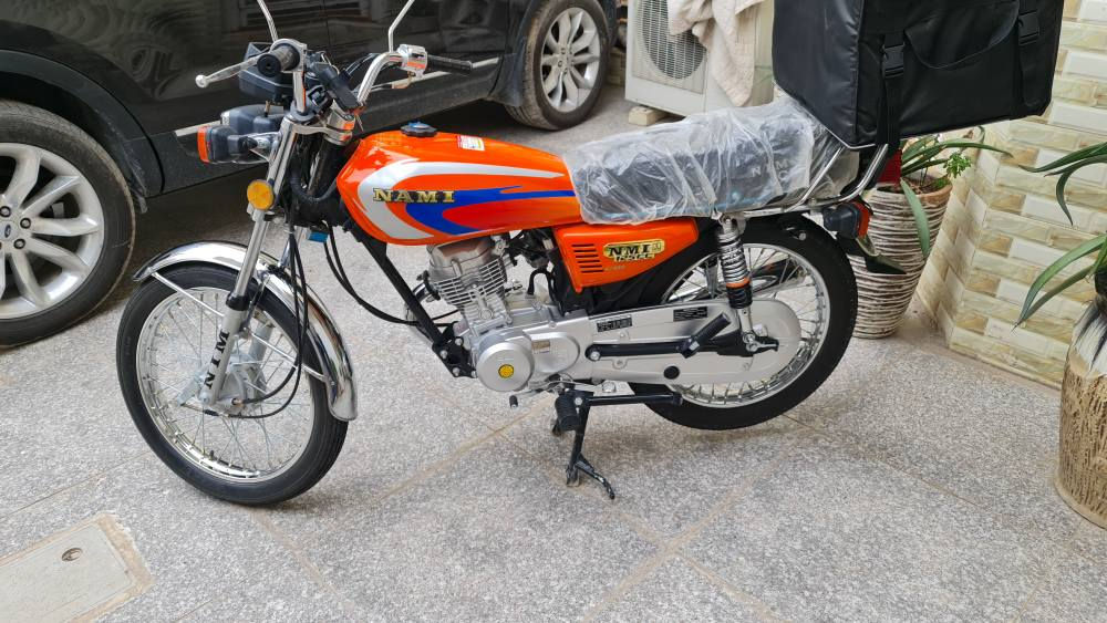 نامة أصولي مكفول كفالة عامة جديد ماخذها صارلي 40 يوم 
زيرو وعلى ايدي ماشية بحدود الـ 10 آلاف
مرتين مبدل دهن كل 5000 ابدل دهن أمزويل ب14 الف
كاملة من جميع النواحي كهربائيات شغالة ومكينة ناعمة
أوراقها موجودة والمكاتبة مالتها بتاريخ 11/2 موجودة 
للتواصل والإستفسار على هذا الرقم وموجود واتساب
*********** الشطره, ذي قار
