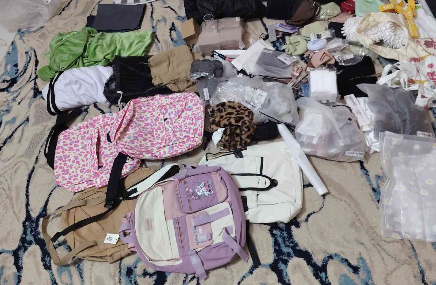 شلعه
البصوره ١٥ قطعه
وعندي بعد   شلعه مع البصوره ٥١ كلهن
بيهن ملابس اطفال وشلحات نسائية


**إذا كنت صاحب هذا الإعلان وتريد حذفه لأي سبب، رجاءا أرسل رسالة إلى الدعم الفني**