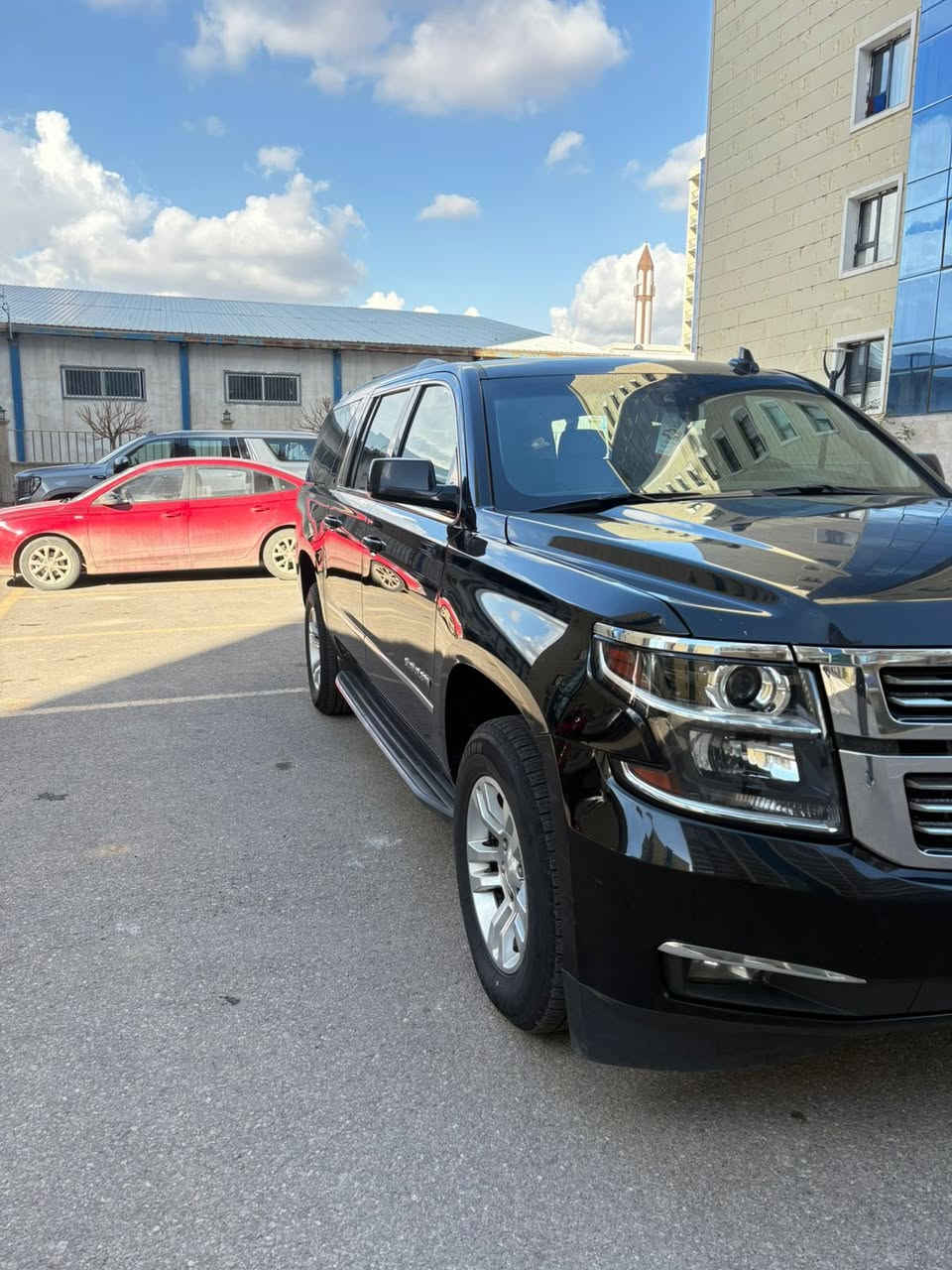 سلام عليكم للبيع شوفر اليت مديل 2020 وارد امريكي حادثه باب السايق بدون ايرباك سياره كير محرك خير من الله تورباين جديد دوشمه جديده جاهزه من كل النواحي هزه جديده التصال ***********
