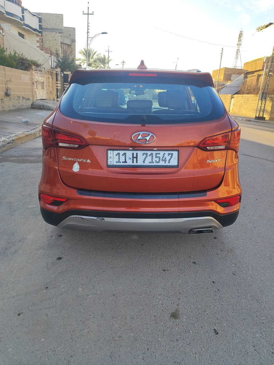 سنتافيه ٢٠١٧ 
محرك ٢٤٠٠ 
٤سلندر وارد امريكي 
ضربه باب الايمن فقط 
السياره نضيفه وماشيه ٦٠ الف 
رقم بغداد باسمي 
السعر ١٤٥ وبيه مجال 
الرقم ***********
مراوس حسب القناعه
