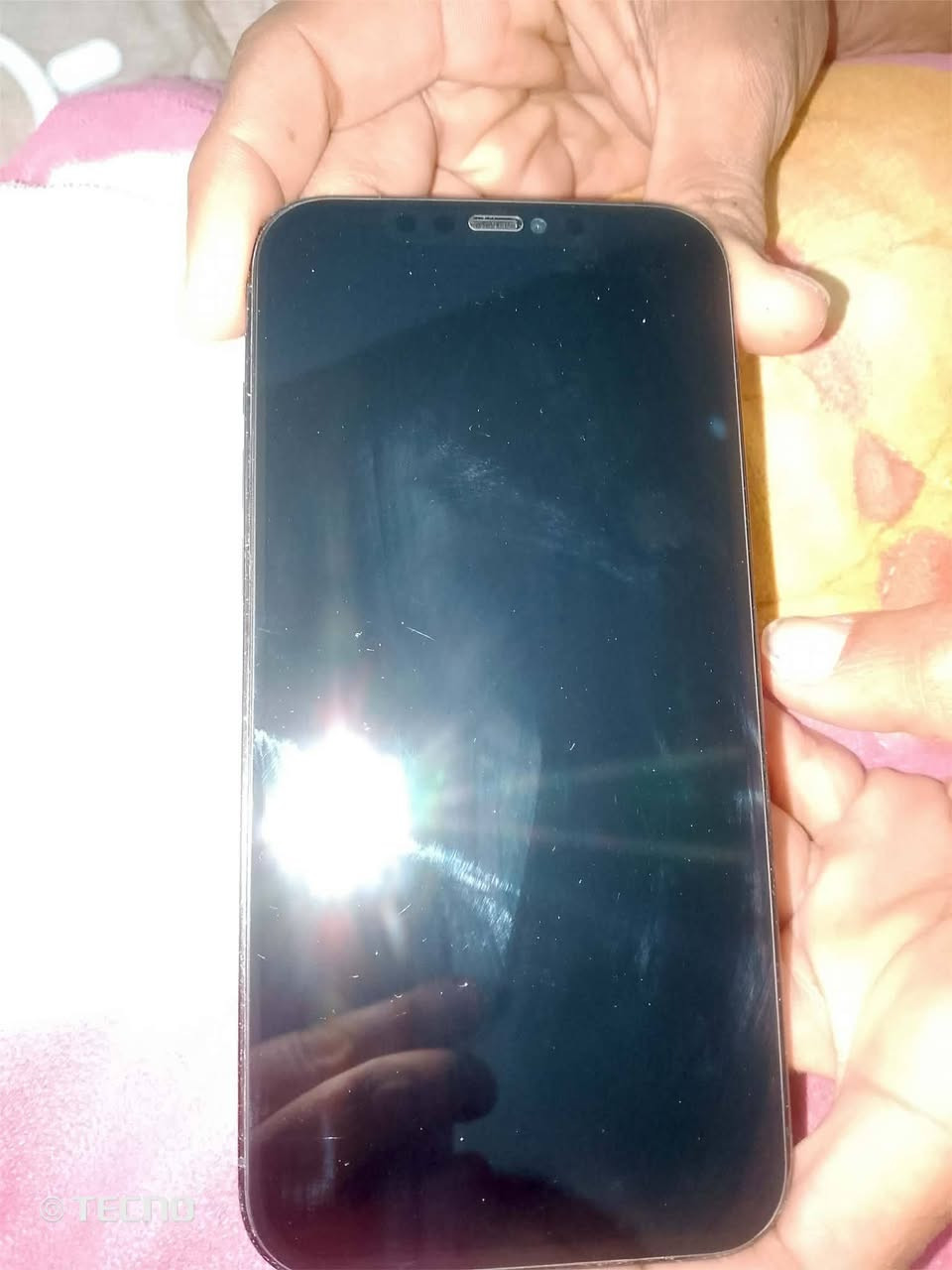 ايفون 12 برو ماكس مبدله الشاشة اصليه السعر ٤٠٠ رقم الهاتف ***********
