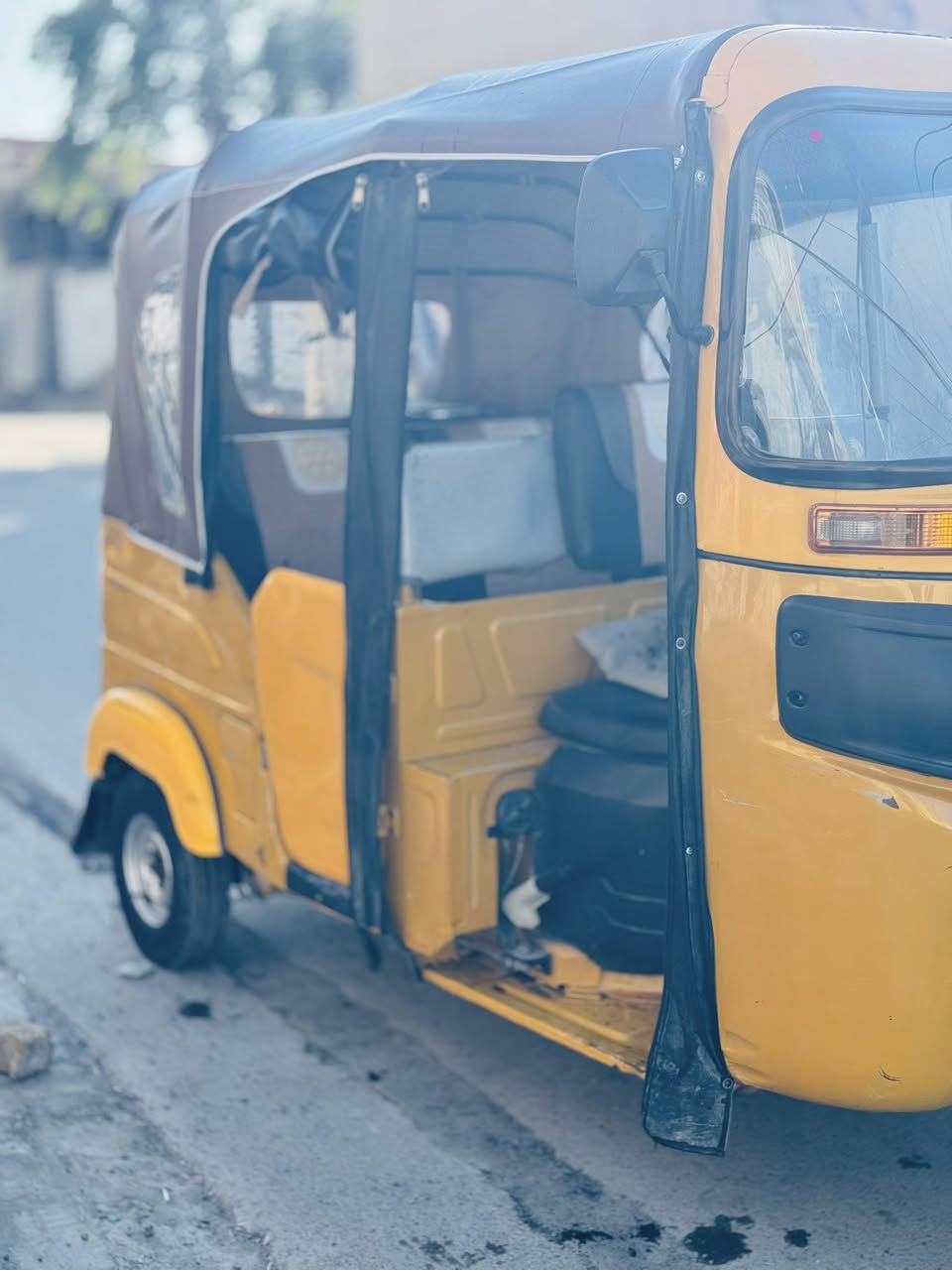 سلام عليكم تكتك البيع موديل 2021 شهر ال11 مكينه مجفته الباقي كفاله  تخم تاير رقم بغداد تحويل ثاني يوم مكان بغداد لسعر 7750 وبيه مجال ***********
