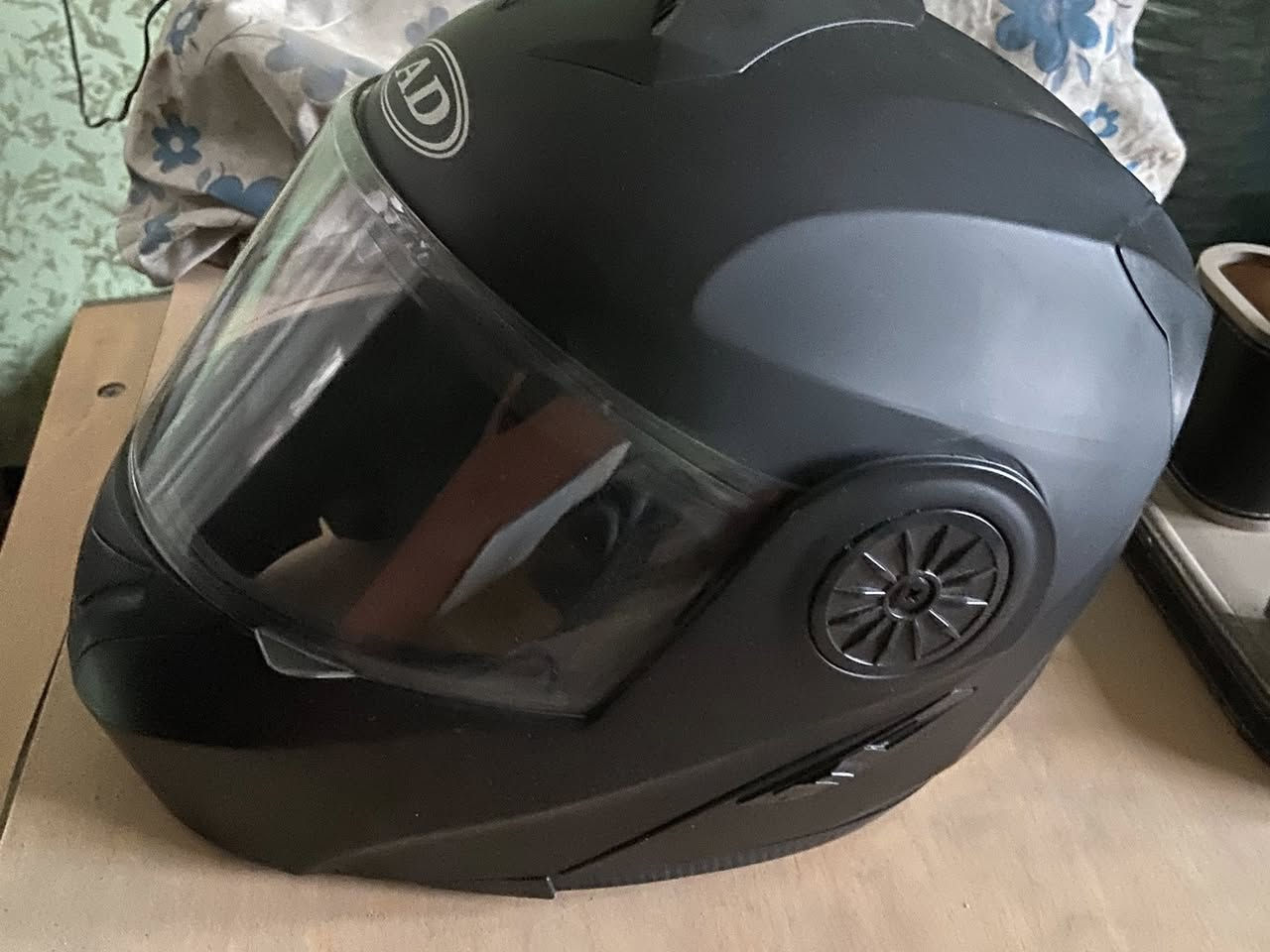 سلام عليكم خوذه دراجه جديده للبيع صار سبوع من جايبها و معوز فلوس ضروري الخوذه فري سايز بيهة زجاج شفاف و زجاج شمسي سعرها ٥٠ الف و بيهة مجال مكاني بغداد البنوك


**إذا كنت صاحب هذا الإعلان وتريد حذفه لأي سبب، رجاءا أرسل رسالة إلى الدعم الفني**