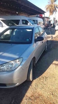 النترا 2009 خليجي 3 قطع صبغ اثر شخوط وبيهه شخط بالباب الخلفي نفس مكان ...