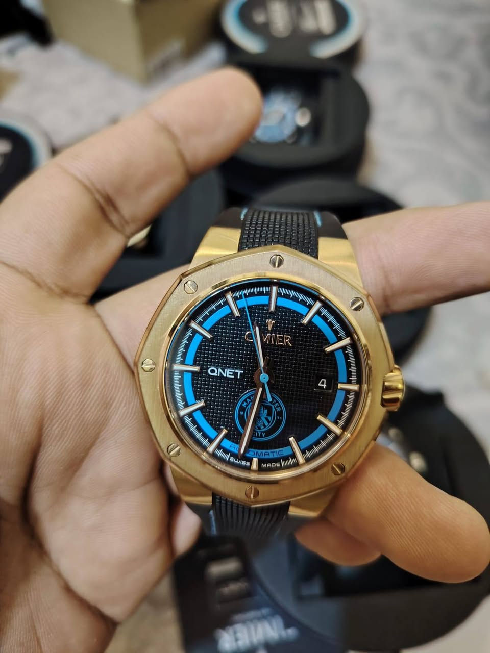 يا الله ساعات سيماير اوتوماتيك  شرط ابلادي لا مصلح ولا ابدل اي شي مكفول 6 قطع معه المرفقات الاصليه  2 برونزي و4 اسود مستخدم نضافه 95% سعر القطعه لبرزنوي 280$ و السود 260$


**إذا كنت صاحب هذا الإعلان وتريد حذفه لأي سبب، رجاءا أرسل رسالة إلى الدعم الفني**