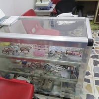 عارضه بيها ٩ مجرات ب ٢٥٠ و عارضه طويلة ب ١٠٠ وفاترينا ب ٩٠ الرقم 07704...