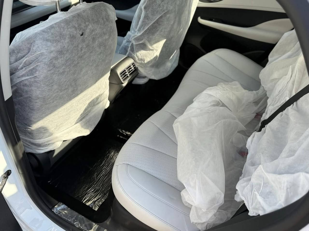 🔥 🔥 
BYD SEAL 05 
بی وای دی سێل ٠٥ ویل کرۆم
‎‏‎مۆدێل ٢٠٢٥ مکینە ١.٥ ‎سفر کیلۆمەتر
‎ ‏‎شحن+کارەبا+بەنزین
‎٢١٠٠ کیلۆمەتر بە تەنها یەک تەنکی بەنزین 

‎‏‎مواصفات ناو کرێمی ، شغال، بەصمە، کارت، شاشە و کامێرا،حساس، برێک بصمە و ئۆتۆ هۆڵد، تبرید مرکزی، سوکان ڤۆلیۆم، ویلکپ ١٦، ئیشارەتی سەر ئاوێنە، تبرید مرکزی، لایت زینۆن، بەگلایت لید، گێچ ئەلەکترۆنی،درایڤ مۆد، دوگمەی خلیسکان، ئەی بی ئێس، ٨ ئەیرباگ.

ویل کرۆم و ویل عادی بەردەستە

‎کێبڵ شحنی بیلادی وگاعیە و کارد و فڵچەو و پەمپی هەواو و جیهازی پەنچەری لەگەڵە

***********☎️
