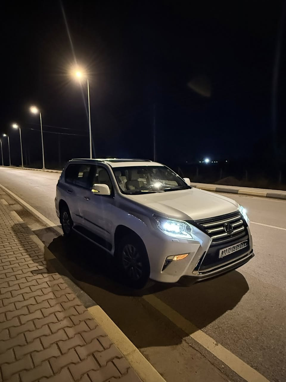 سلام عليكم 

برادو لكزس 2015 جديده

ماشيه 164 ألف

فول مواصفات

بصمه 

فتحه 

كشنات جلد 

كشنات كهرباء حته كشنات الجنطه كهرباء 

كشن خزن ميموري 

ستيرين كهرباء

كشنات تدفئه تبريد الخلفية والامامية

تحكمات فول 

٤ كامرات

رادارات انامي وجانبي

توقف ذاتي مع قيادة ذاتيه 

ثلاجه 

3 شاشات 

فور ويل 

مكينه ٨سلندر 4600 نفس مكينة الاندكروز 

مكفولة كفاله عامة من الصبغ والتبديل 

سعر 345$وبيه مجال   

***********
