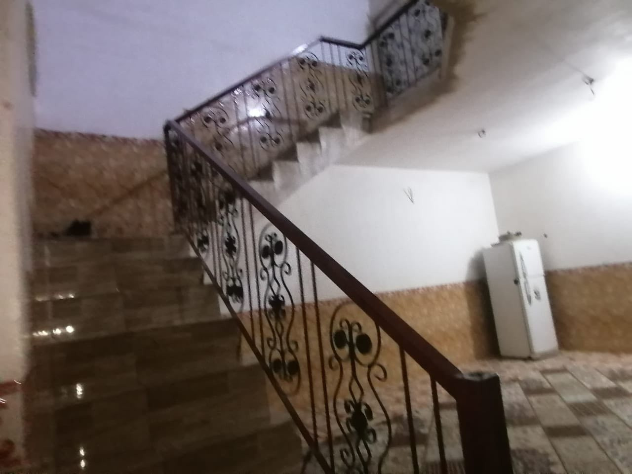 دار 300م واجه 10نزال 30قرب جامع المغيث بيع سريع 
***********
