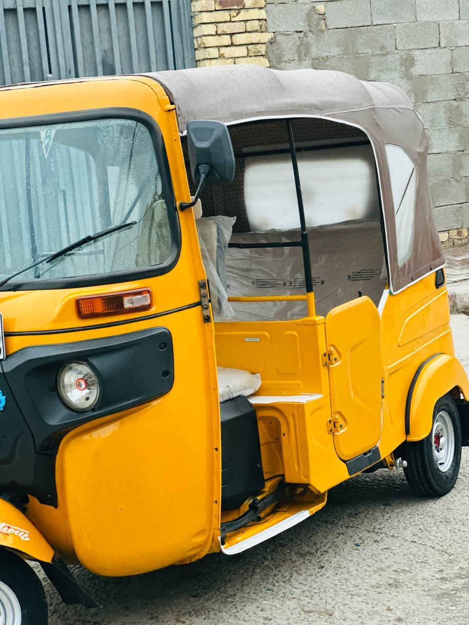 تكتك للبيع موديل 21 شهر 12
شوفت عينك نضيفه رقم وسنويه بأسمي مكلف بلنشر الشراي يتصل *********** مكان العماره
