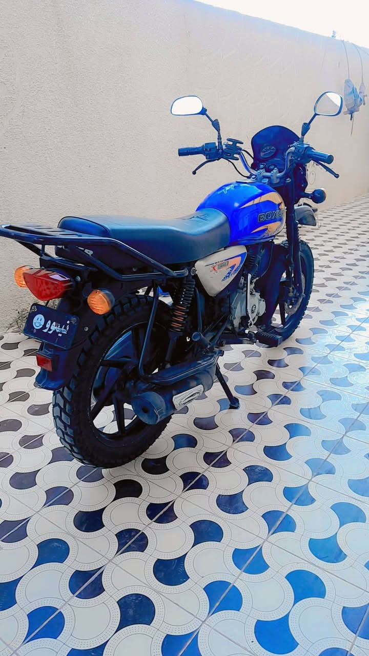 السلام عليكم بوكسر موديل 2023
للبيع السعر 2 مليون الدراجه مسجله كامله رقمه بغداد  بس استلم لوحات تحويله ثاني يوم مستعجل على بيعته 
المكان الطارميه طريق الشط 
رقمي كورك ***********
رقمي اسياء ***********
