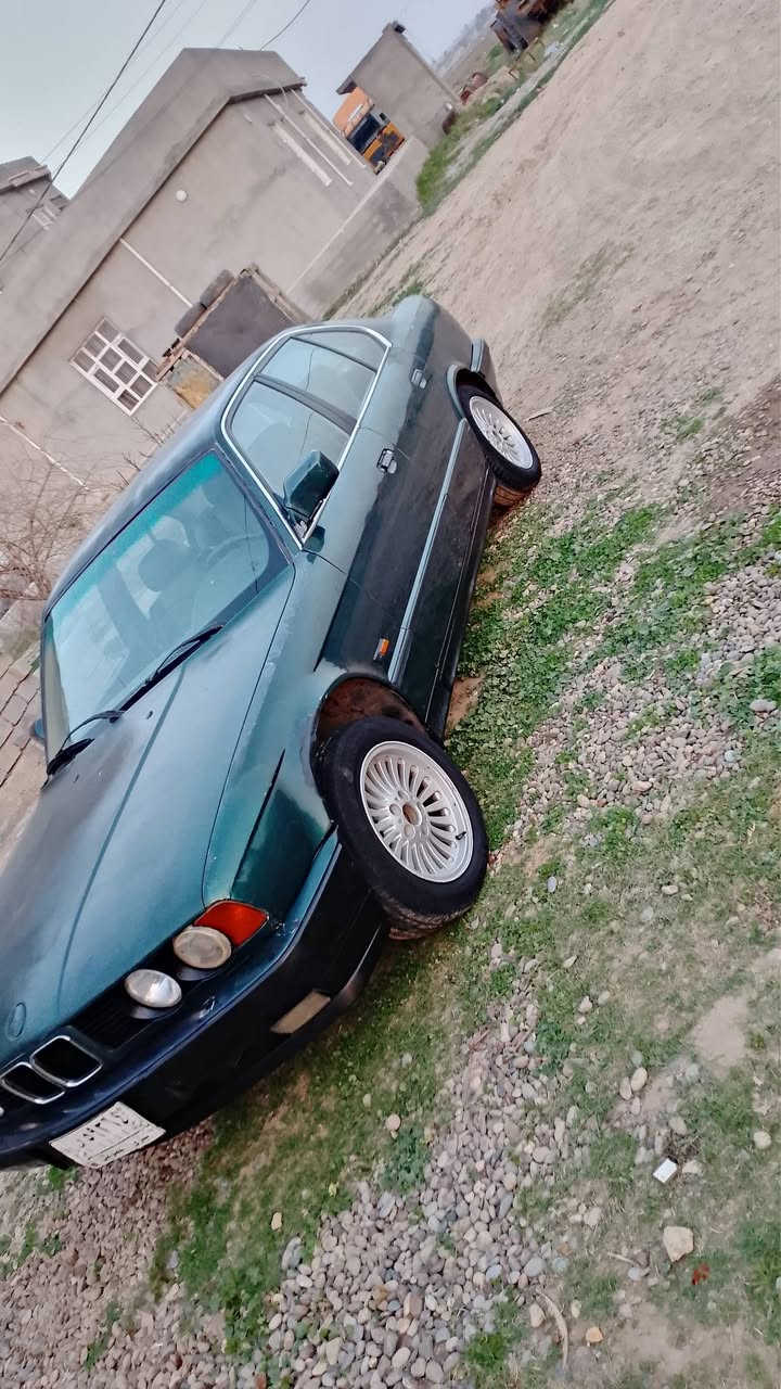 السلام عليكم بي ام 520 محرك فل تعبان   رقم الماني مشروع وطني  صدر جديد طخم تاير انضاف كهربائيات كله شرط شرط التحويل     سعره 32 وبيه مجال عنواني صلاح الدين بيجي الزويه ترهم مراوس حسب القناعه ***********
