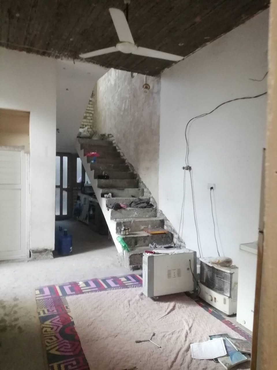 السلام عليكم بيت للايجار
موقع الشهداء خلف عمارة الجنابي
الشارع الثاني
مساحه البيت ١٢٥ متر
هول ومطبخ
صاله
مناور عدد ٢
غرفة نوم
مزود البيت بتانكي وماطور ماء
مزود بخط مولد
بدل الإيجار ٢٥٠ قفل
عائله صغيره فقط
الارضيه صبه موضح بالصور
للاستفسار *********** وتساب
