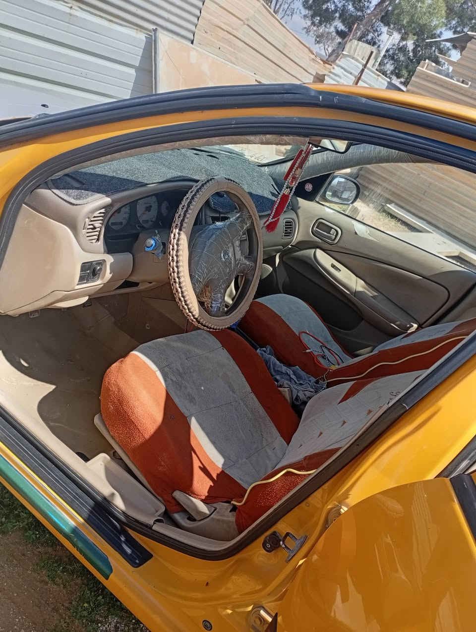 السلام عليكم السياره للبيع السنين نيسان اراوس اذاكم راوس العنوان السياره هيت الانبار ***********
