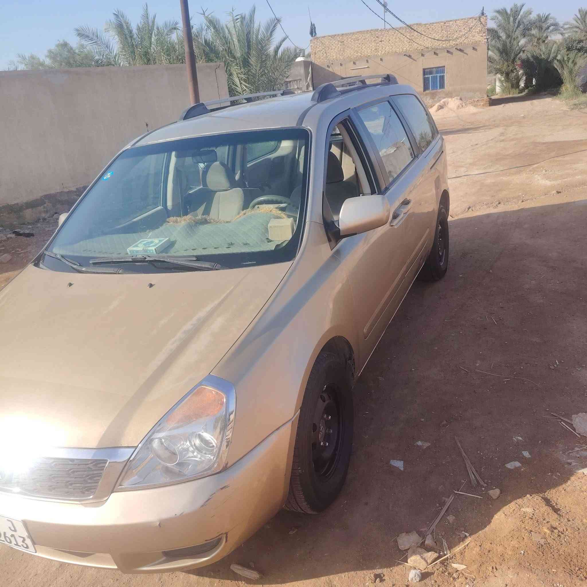 السلام عليكم
كيا سيدونا ٢٠٠٨  رقم بغداد بسمي مكينه شديته قبل ٢٠
حداديه جديده تايرات جدد تبريد  بجم خليجي  شاديله  سياره نضيفه جدآ سعر ١٢ ***********   ***********@
