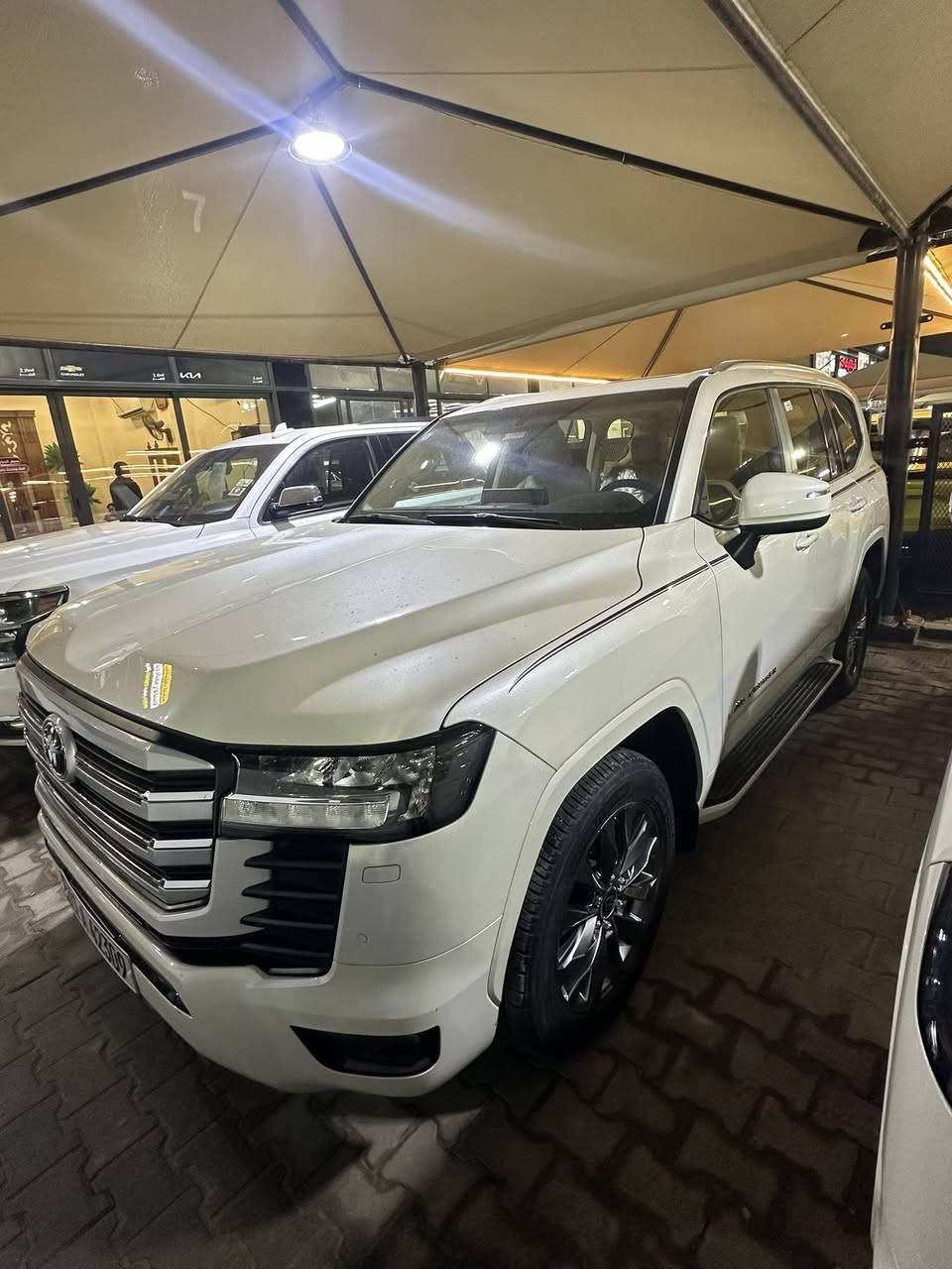 سلام عليكم 
تويوتا لاندكروز 2024ساز اصل
فول موصفات بااسمي تحويل ثاني يوم 
677ورقه وبيها مجال قليل كفاله عامه 
عده تكحيله كارت بل باب وره سايق اصبعين شخط ومكحل 
مكان سياره كربلاء 
***********
