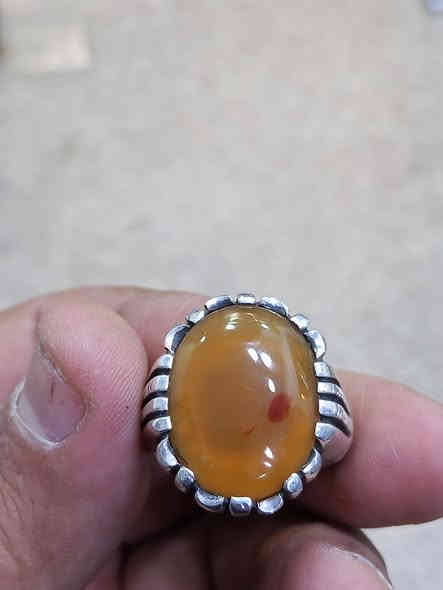 عقيق يماني زجاجي مشروط  مدى الحياه 
صياغه الدمام بحريني صياغه ثقيله
قياس الخاتم 23 /24
قياس الحجر  2 سانتيم وربع 
***********
الامين الثانيه 
السعر خاص وبخدمتكم
