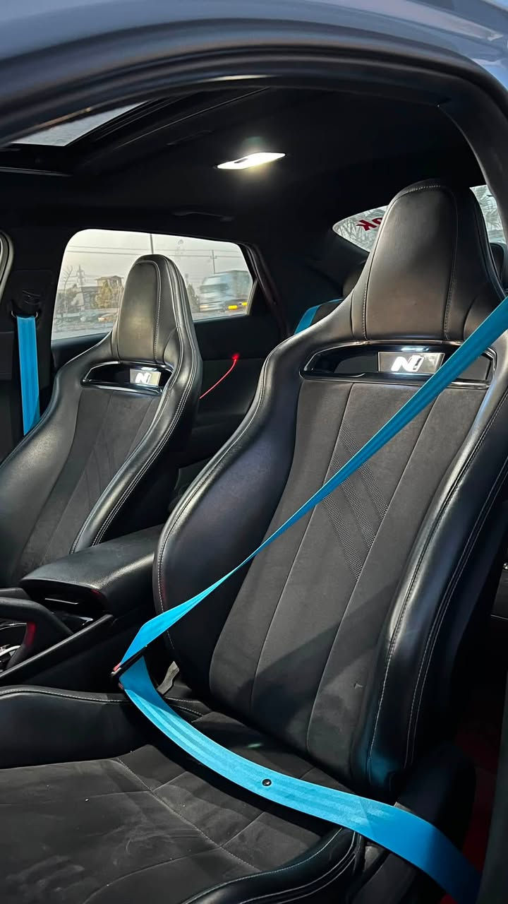 بسم الله الرحمن الرحيم
حلال القوي للبيع 🩵🩵 
Hyundai Elentra N 2022
مبدل دهن جديد 🔥
وعليها ادامة جديدة كاملة للسيارة🔥
+++++++ البجم كبسسسسس 🎀
بالنسبة للمراوس فقط ويا كورلا هايبرد او byd 

المواصفات:❤️‍🔥N  سرعة 300
السعر  147 وبيها مجال ✅
السيارة ماشية 45 ميل ..

1️⃣كير اوتماتيك 8 نمر دبل كلچ DCT 
2️⃣كشن حضن 
3️⃣كشن علامة N
4️⃣كشنات كنتاره وجلد N
5️⃣سلايد روف 
6️⃣اناره داخليه 👌🏻٢٤ لون
7️⃣تحكم ستيرن نورمال وسبورت
8️⃣تحكم دبلات نورمال وسبورت
9️⃣ابواب بصمة
1️⃣0️⃣بصمة تشغيل 
1️⃣1️⃣شحن وايرلس
1️⃣2️⃣شاشة متصله 
1️⃣3️⃣كاميرا
1️⃣4️⃣نظام صوت _𝐁𝐎𝐒𝐒
1️⃣5️⃣اشارة ترحيب
1️⃣6️⃣اشارة مرايا
1️⃣7️⃣اوتو ستوب
1️⃣8️⃣نقطة عمياء
1️⃣9️⃣تحديد سرعة
2️⃣0️⃣تحديد مسار
2️⃣1️⃣رادار امامي 
2️⃣2️⃣رادار جانبي 
2️⃣2️⃣رادار خلفي 
2️⃣3️⃣حساسات جانبي 
2️⃣4️⃣حساسات خلفي
2️⃣5️⃣نظام _ 𝐍𝐎𝐑𝐌𝐀𝐋
2️⃣6️⃣نظام _ 𝐒𝐏𝐎𝐑𝐓
2️⃣7️⃣نظام _ N🚀
2️⃣8️⃣نظام _NGS☠️🩶
2️⃣9️⃣كشنات هيتر
3️⃣0️⃣ستيرن هيتر
3️⃣2️⃣صندوق ذكي
3️⃣3️⃣لايتات ليد 4 عدسات زينون
3️⃣4️⃣بگلايت ليد

صور الحادث مرفوقة بالمنشور
بدون دواخل وايرباك

+ السيارة ستوك ملاعب بيها بالنسبة للصوت مال طلق والخ كله بلادي ﻼن هواي ميعرفون هالشي لكن شوي مرتبها مغير لون الاحزمة حاطلها هوائية وعطاس لدات داخلية يعني جمبزة حلوه تفاصيل الترتيب..

مكان السياره بغداد حي الجامعة
 
للاستفسار : ***********
