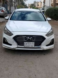 سوناتا 2018 وارد امريكي رقم بغداد باسمي مواصفات se شاشة + كامره دواره ...