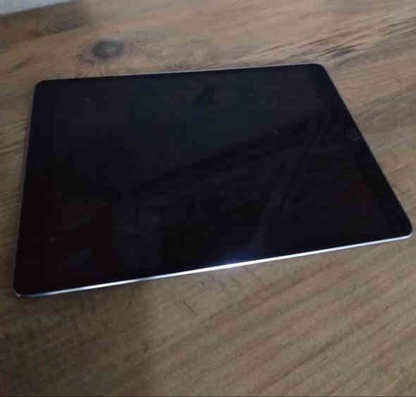 سلام عليكم 
للبيع (380.وبي مجال) ايباد10
ذاكره ٦٤
شحن مالته مناسب 
نظافة 100% ممستخدم هواي 
عنواني/بغداد الحسينية 
للبيع فقط 
رقمي واتساب ***********
