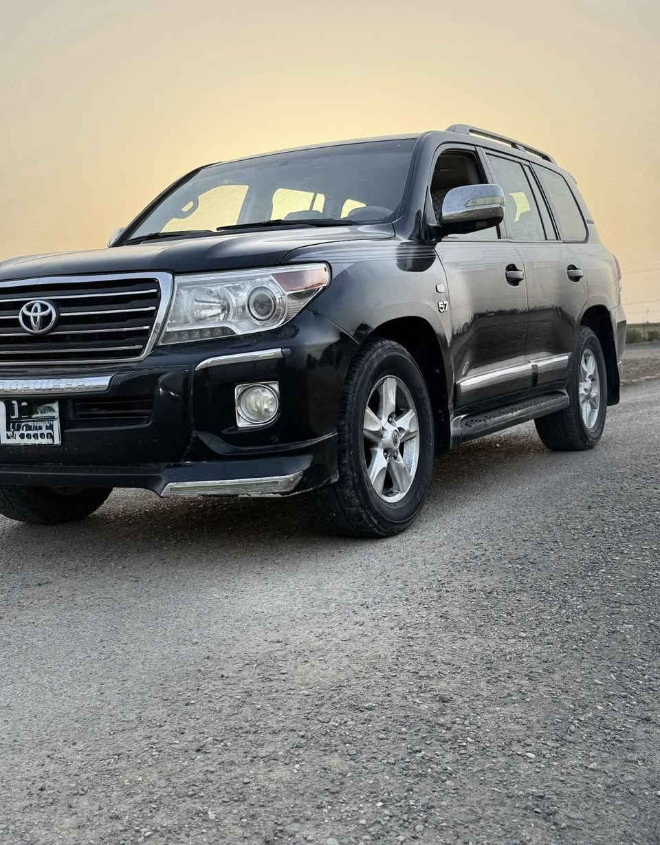 لاندكروز ٢٠١٠
VXR
تحويل باسمي
رقم بغداد نكليزي 

سياره جاهزه مكينه 
تخم تاير تبريد حداده
سعرها 225 وييها مجال  بسيط
للاستفسار اتصال على الرقم 
***********
