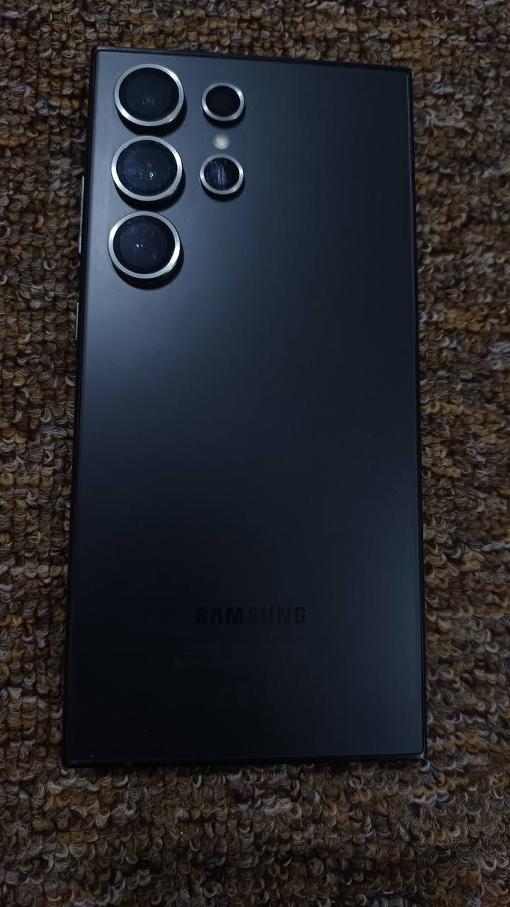 اس 24 الترا استخدام قليل جدآ  لان عندي موبايل ثاني وهذا قليل استخدمه  ونظافة الجهاز 100 %   فول شخط مابي  مكان الحله وسعره 950 الف فقط.


**إذا كنت صاحب هذا الإعلان وتريد حذفه لأي سبب، رجاءا أرسل رسالة إلى الدعم الفني**