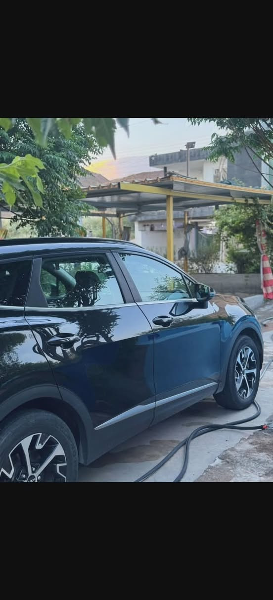 سبورتج 2023فول مواصفات 1/1 ex Prestig  وارد امريكي

ها يبرد نضام هجين يعني انسى الصرف من صارت الازمه لهسه مداير بانزين
دفع رباعي 
بصمه 
بانوراما 
كشنات جلد
 كشنات تدفئة 
 رادار امامي وجانبي + حساسات
كامرات 360 
جنطه كهرباء 
شاحن وايرليس  
 لايت عدسات 
 بك لايت لد 
كشن خزن ميموري + كهرباء 
شاشه دجتال جبيره متصله 
تبريد لمس  
ويل كب جبير 
تشغيل عن بعد 
وبيه مواصفات بعد هواي معروفه الفول 
حادث السياره واضح بالصور بس السمكري المشتغلها متعاجز يدك بارد مشتغلها حار كلها والصور اثناء التصليح كدامك فقط بنيد مبدل السيارة بحالة الوكاله بدون اي نقص 
العنوان بغداد 
مرقم بغداد هزه فحص جديد سياره جديده جداً. 
السعر 165 ماكو فول بهل سعر 
 
التفاصيل على هذا الرقم:- ***********
***********
