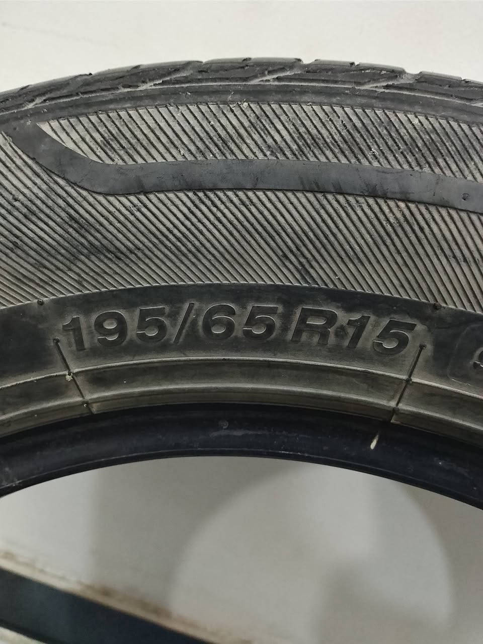 رينو لوكان دبلات خلفيه ع فحص اصليات عبوه والفيت بم شغاله تاير اسبير نظيف حجم 195/65/15 سعرهن 50 الف كلهم مكاني بغداد ***********
