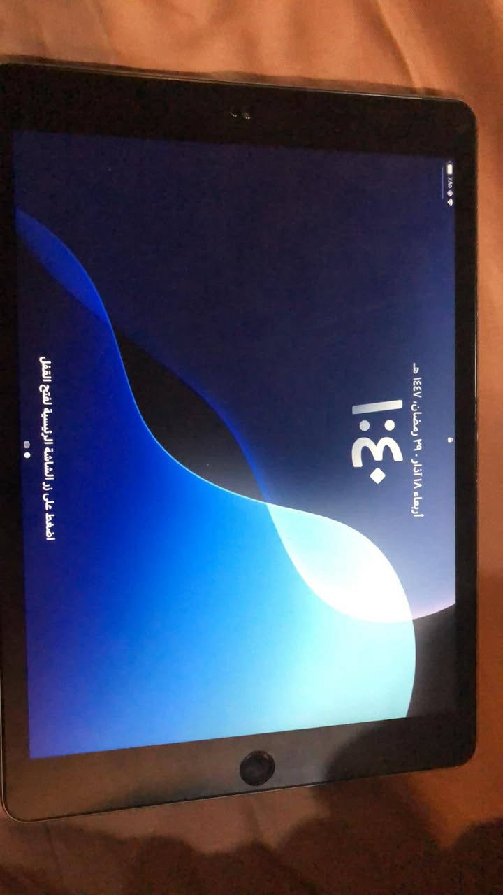 السلام عليكم ايباد 7 للبيع داكره 32 نضيف بس بصمه ما يشتغل ***********

