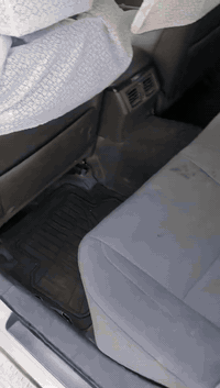 غرفه شاهينه كامله  نضيفه مع ملحقاتها عدا الدشبول عنواني نجف طريق كربلا سعر 200 رقمي *********** متواجد اتصال وواتساب
