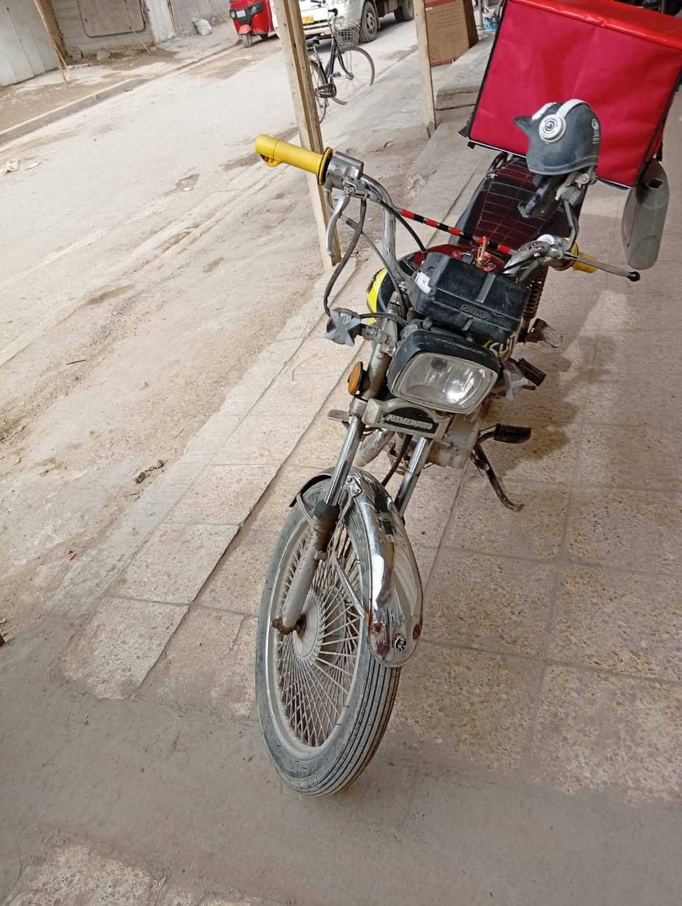 السلام عليكم
نامه برو موديل20 ولفات 01 صالنصة رياضي الدراجة عوزهه غسل ودشبول فقط شغل واطلع هندر نكره 
السعر 400 وبيها مجال الرقم *********** 
او ***********
