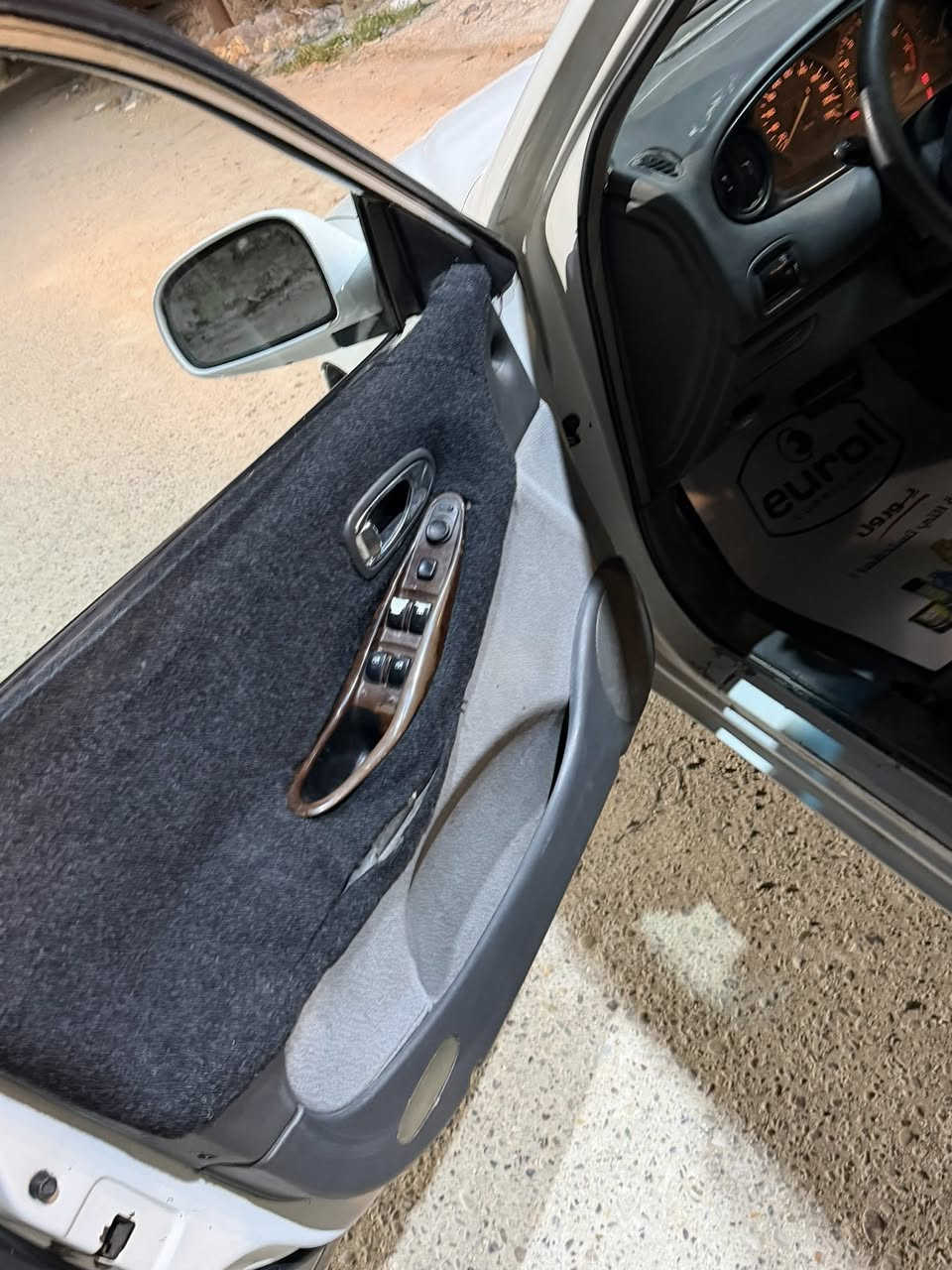 سلام عليكم 
دايو لكنزا موديل 2001 
رقم بغداد باسمي تحويل ثاني يوم 
هزة ورقم جديد 
تبريد صدر تايرات جديد 
السعر 40 ورقة 
*********** 
العنوان بغداد دورة
